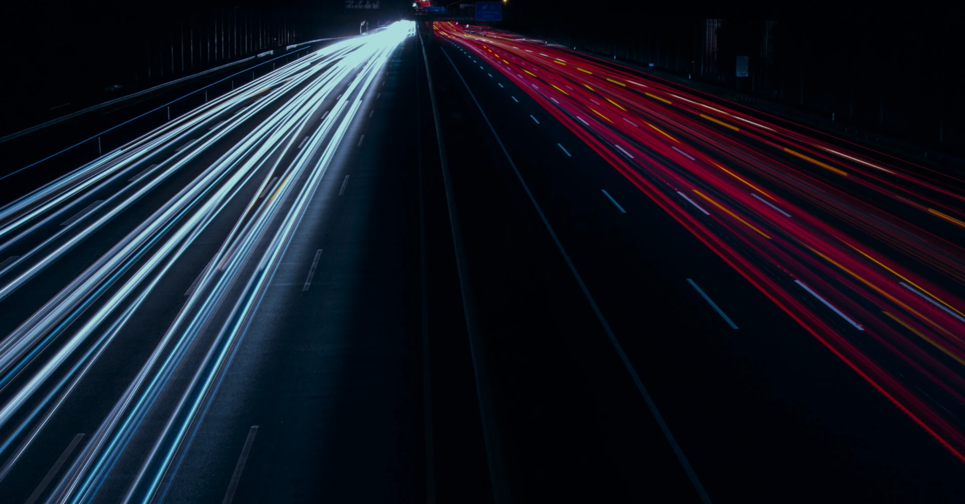 Фоновое изображение секции баннера торговой марки West